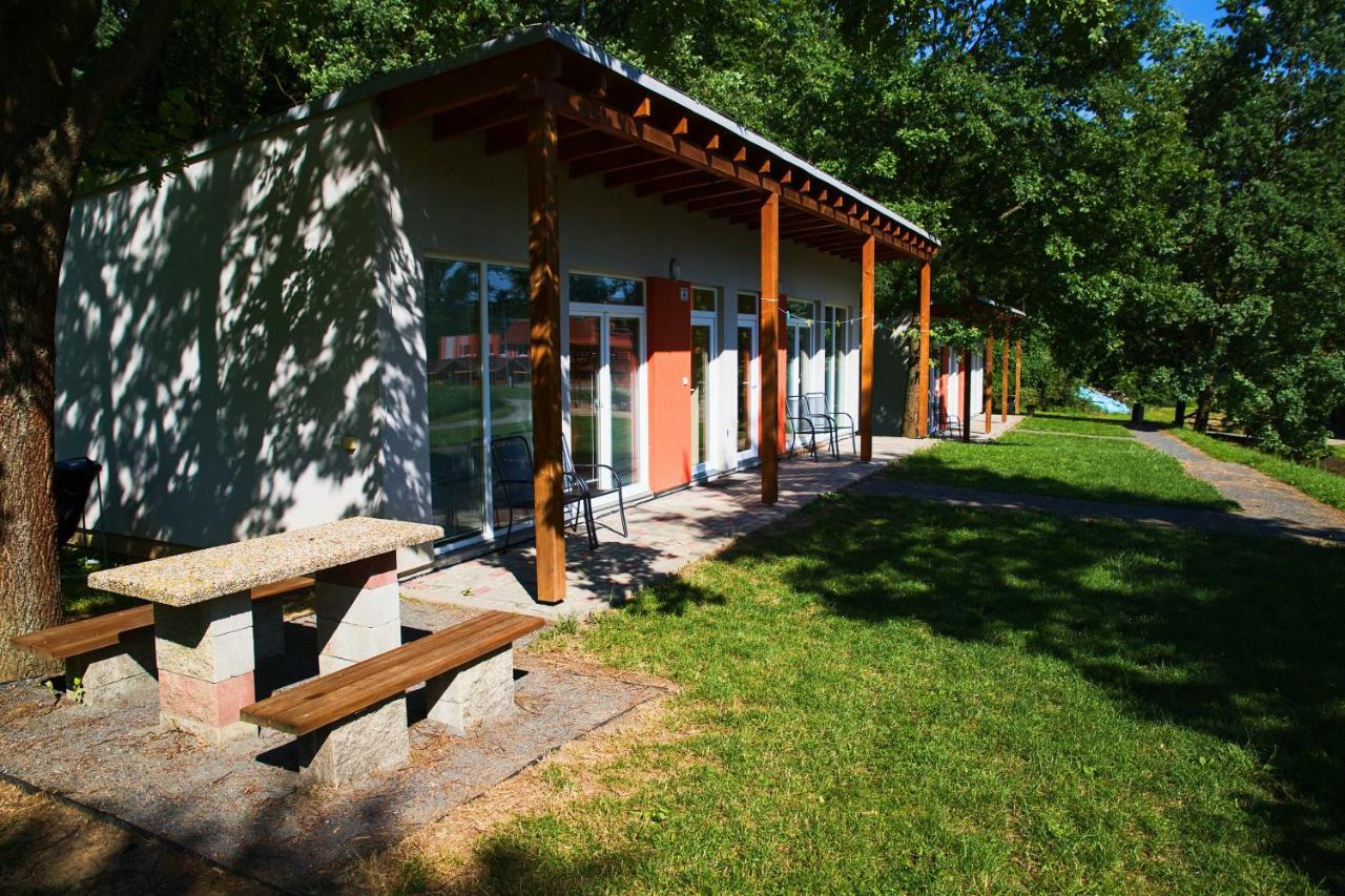 Penzion Amfik Bukovina Popovice  Екстер'єр фото